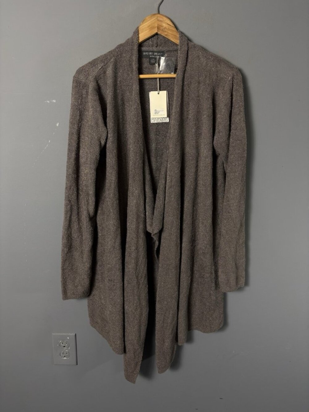 NWT BAREFOOT DREAMS Womens L/XL Bamboo Chic Lite Calypso Wrap in Graphite
